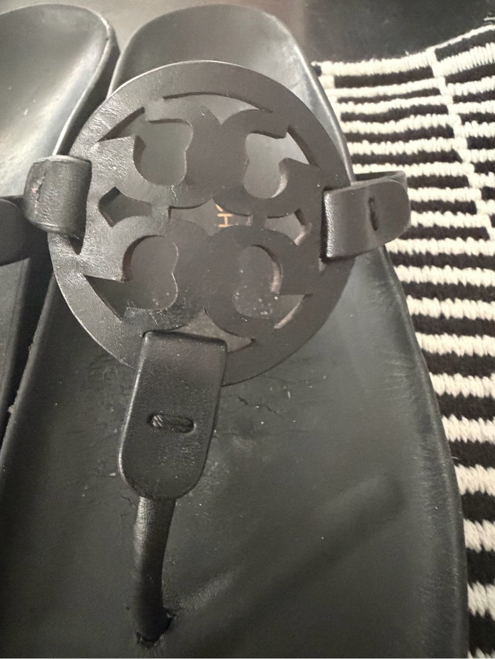 Tory Burch Black Miller Cloud Logo Thong Sandal, Size 8.5 - Picture 8 of 16
